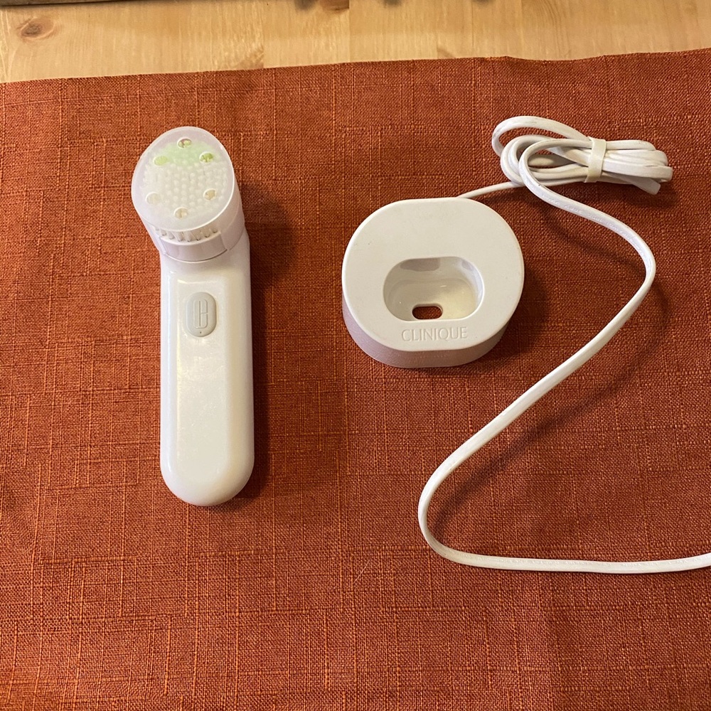 Clinique Sonic Brush